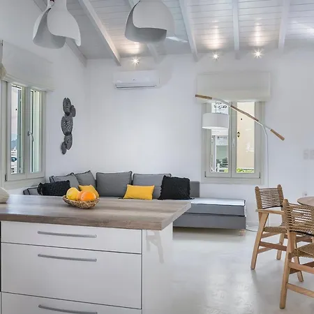 Olvio Living By The Sea Villa *